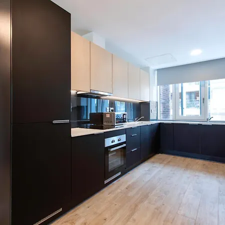 Yugo Dominick Place * 都柏林