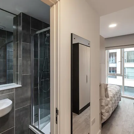 Apartment Yugo Dominick Place