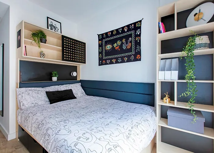 Yugo Dominick Place *